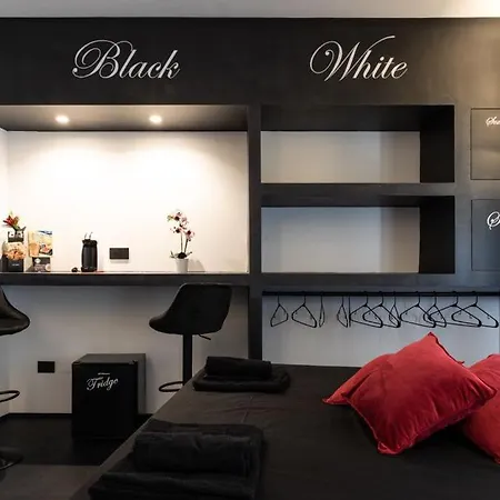 Black & White ベッド・アンド・ブレックファスト *